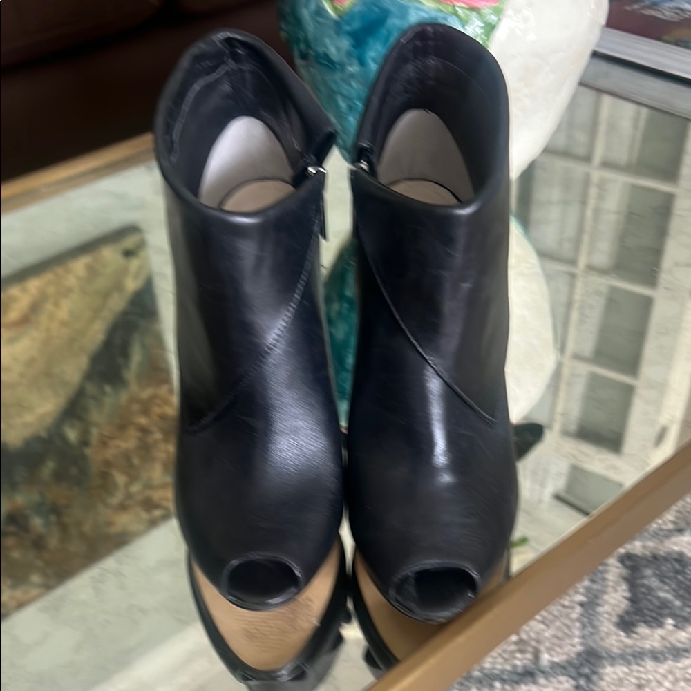 Michael Kora Peep Toe Ankle Boots - Picture 4 of 7